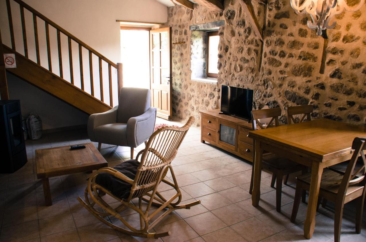 Le Petit Rias Gite Soleil Saint Maurice en Chalencon Exterior foto