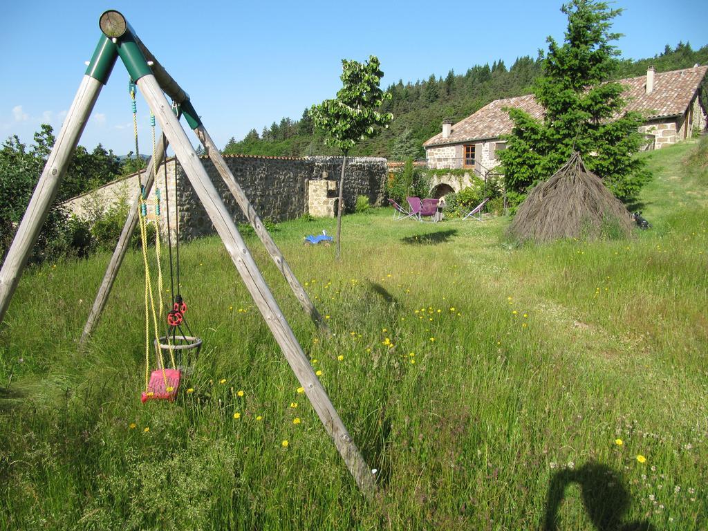 Le Petit Rias Gite Soleil Saint Maurice en Chalencon Exterior foto
