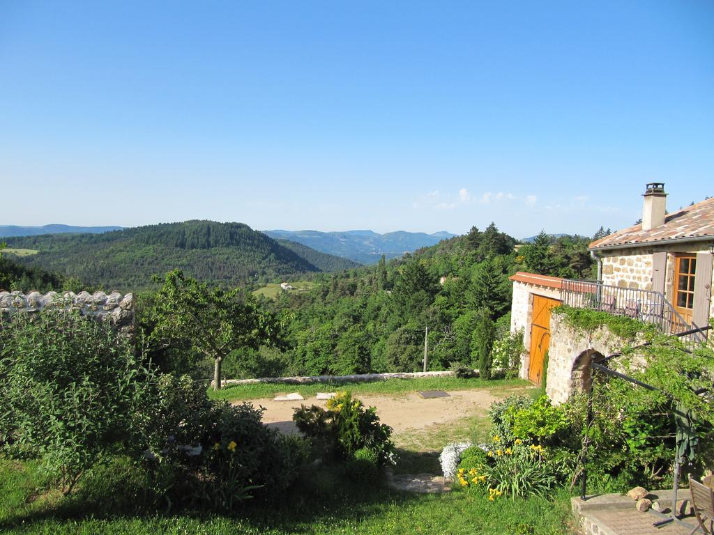Le Petit Rias Gite Soleil Saint Maurice en Chalencon Exterior foto